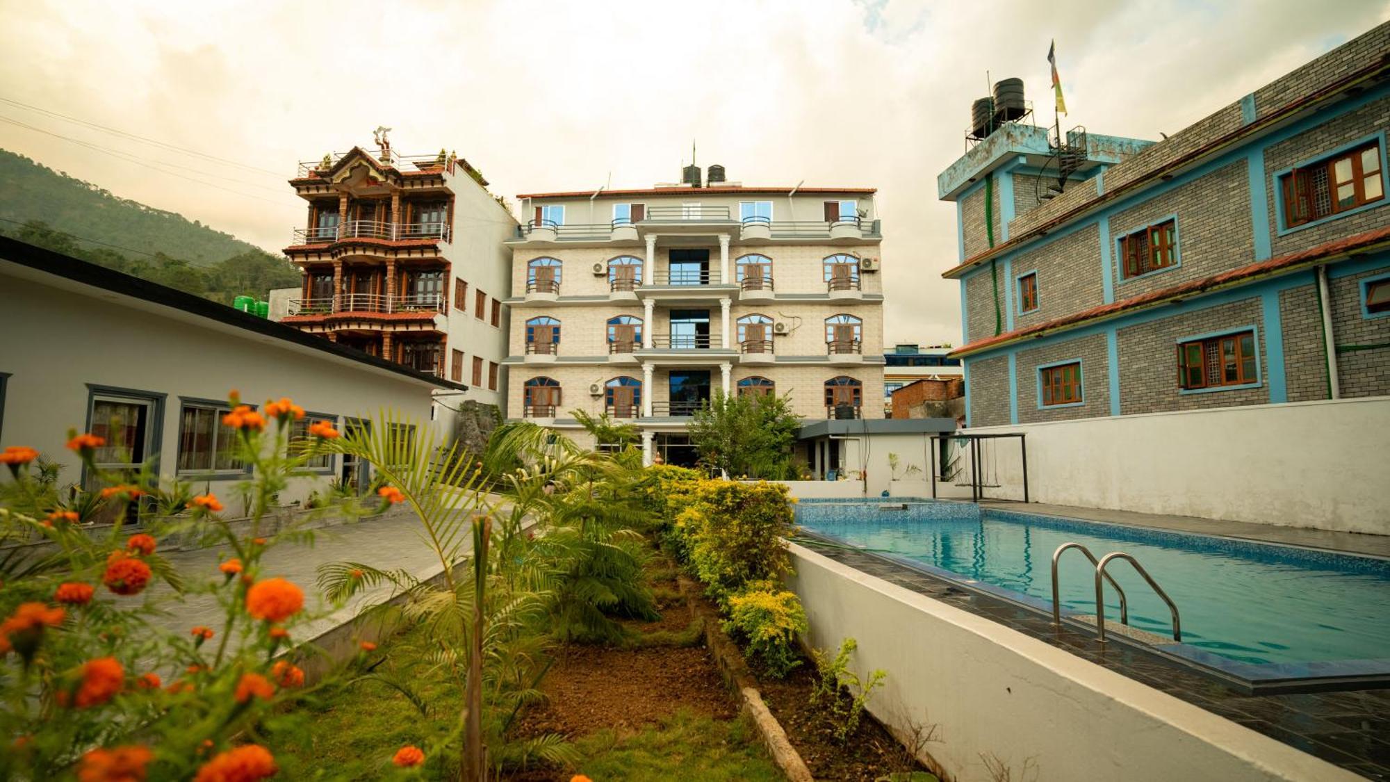 Royal Kushma Resort Kusma Exterior photo